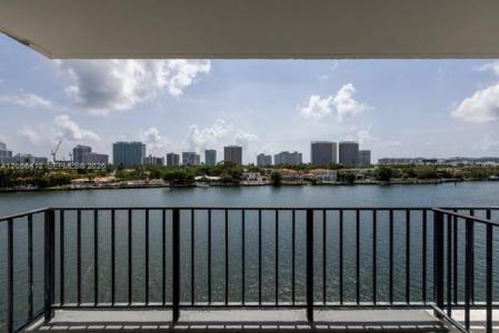 10101 E Bay Harbor Dr 504, Bay Harbor Islands, Florida 33154, USA