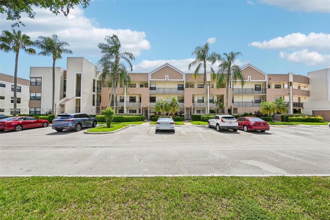 7468 Fairfax Dr 302, Tamarac, Floride 33321, États-Unis