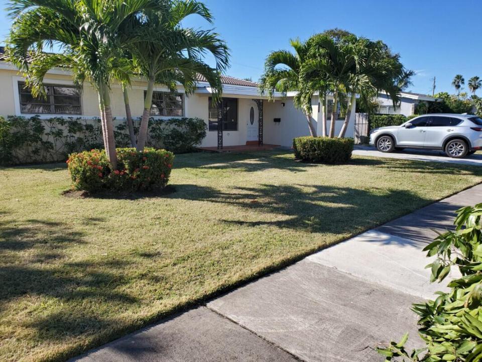 2460 NE 215th Street, Miami, Floride 33180, États-Unis
