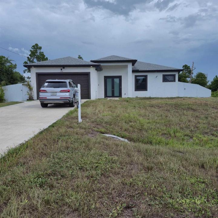 1251 Nimitz Boulevard, Lehigh Acres, Floride 33974, États-Unis