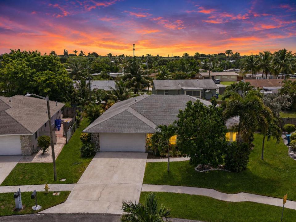 1081 Palama Way, Lantana, Florida 33462, USA