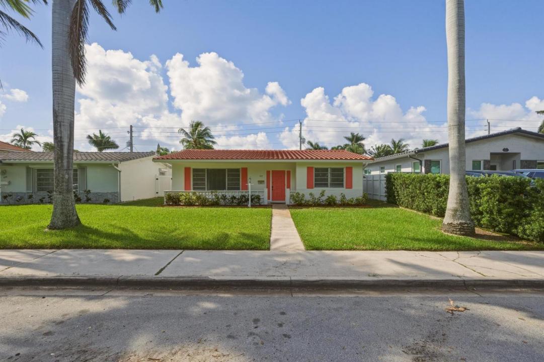 1114 Johnson Street, Hollywood, Florida 33019, USA