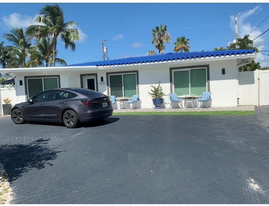 3760 NE 16TH Avenue, Oakland Park, Florida 33334, USA