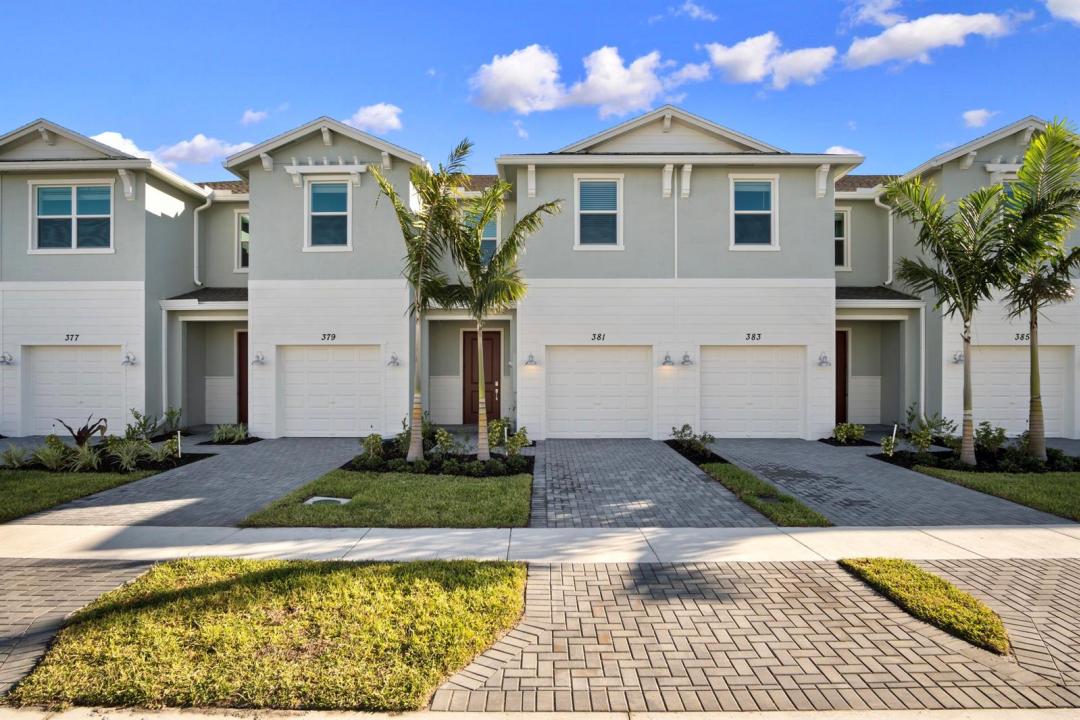 381 SE CROSSOAK Lane, Port St. Lucie, Floride 34984, États-Unis
