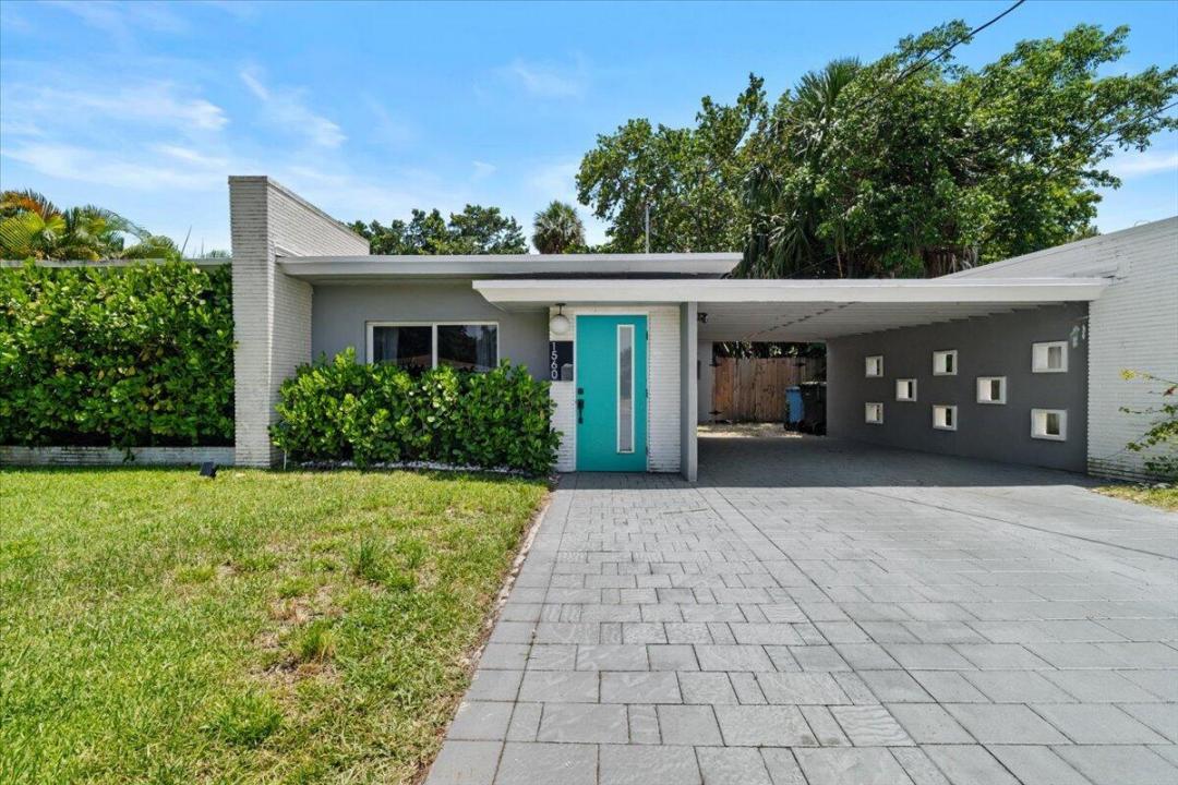 1560 NE 32ND Street, Oakland Park, Florida 33334, USA