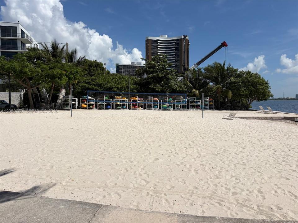 750 NE 64th St B404, Miami, Floride 33138, États-Unis