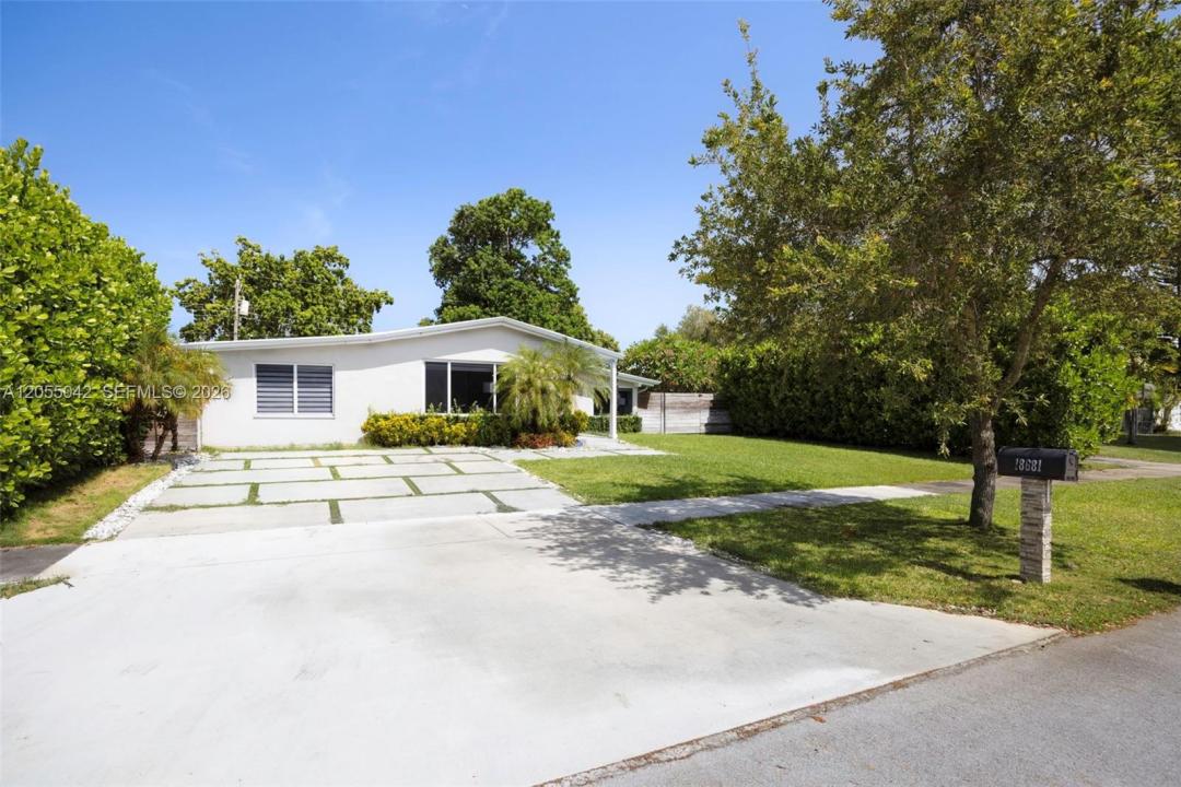 18681 Belview Dr, Cutler Bay, Floryda 33157, USA