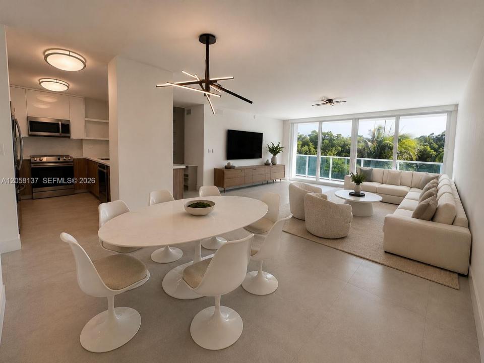100 Bayview Dr 317, Sunny Isles Beach, Florida 33160, USA