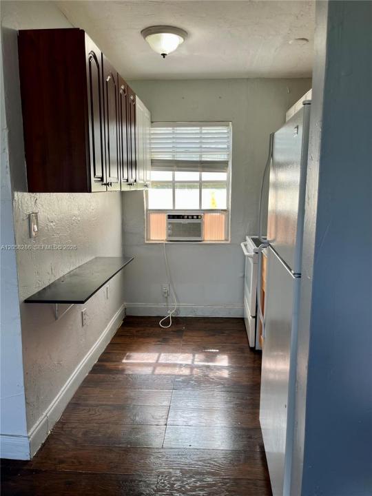 5010 Pembroke Rd 7, West Park, Floryda 33021, USA