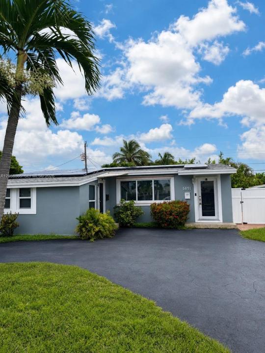 5651 NE 9th Ave, Oakland Park, Florida 33334, USA
