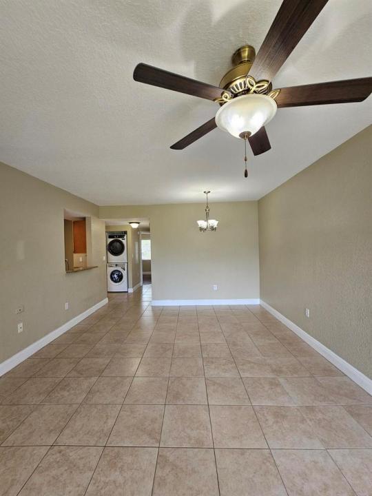 1049 GOLDEN LAKES Boulevard 115, West Palm Beach, Florida 33411, Stati Uniti
