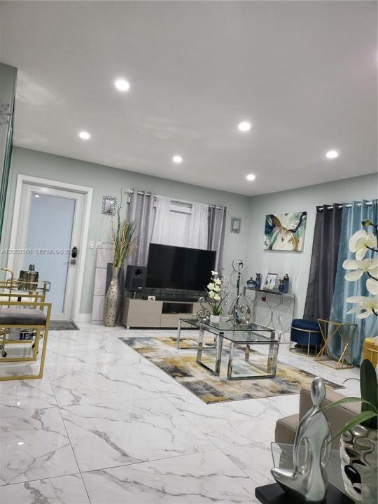 1747 Rodman St 110, Hollywood, Florida 33020, USA