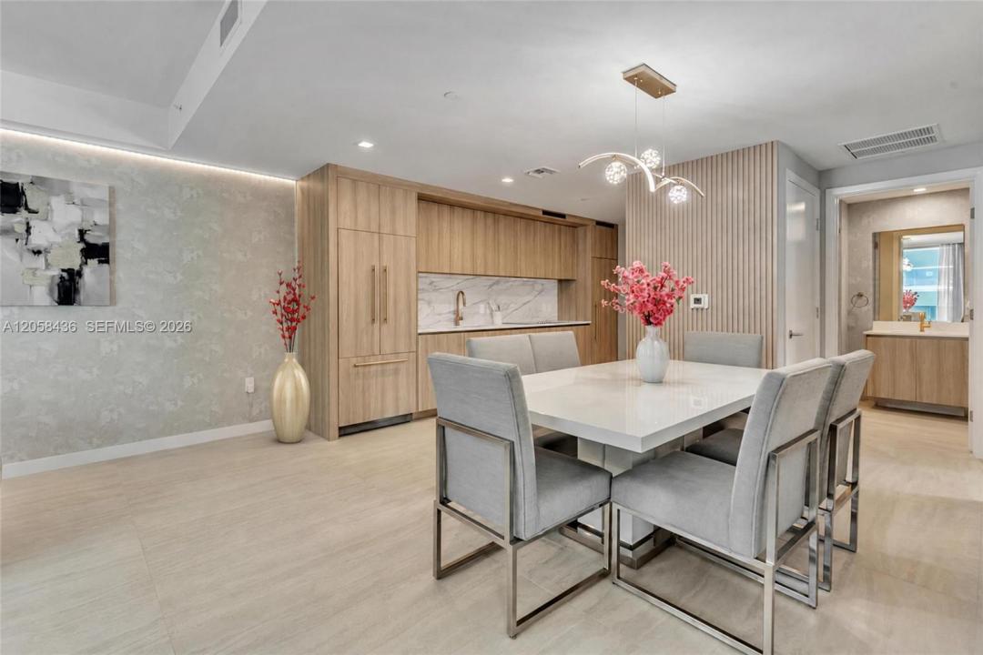 77 SE 5th St 2006, Miami, Floride 33131, États-Unis
