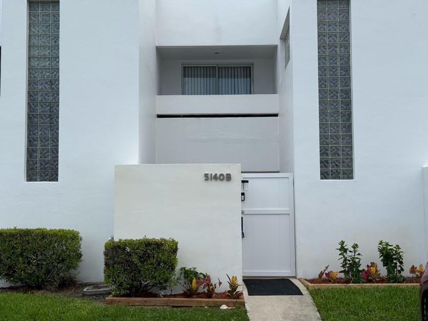 5140 ELMHURST Road B, West Palm Beach, Florida 33417, Stati Uniti