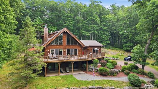 43 Goldring Drive, Highland, New York 12743, USA