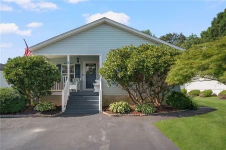 9 Mockingbird Lane, Tiverton, Rhode Island 02878, USA