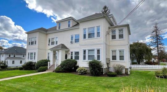 568 Prospect Street 1R, Woonsocket, Rhode Island 02895, USA