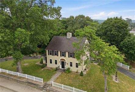 1331 New London Avenue, Cranston, Rhode Island 02920, USA