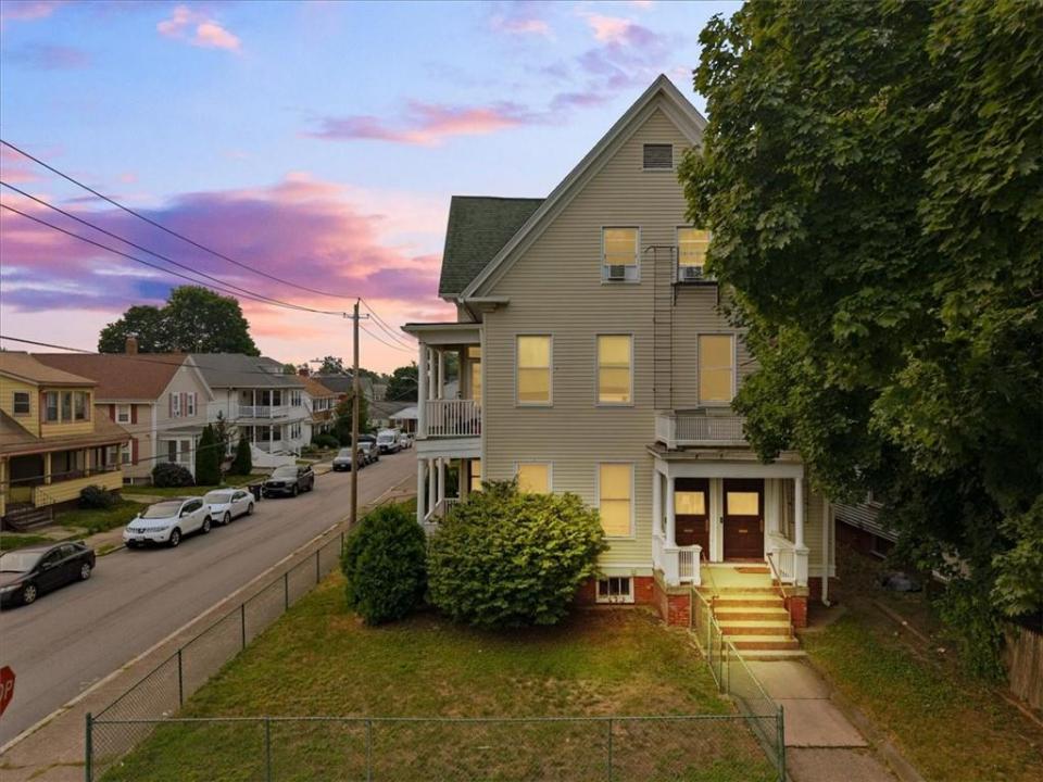 85 Maynard Street, Pawtucket, Rhode Island 02860, USA