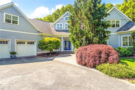 70 Lands End Drive, North Kingstown, Rhode Island 02852, USA