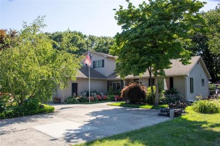 122 Elton Circle, Cranston, Rhode Island 02921, USA