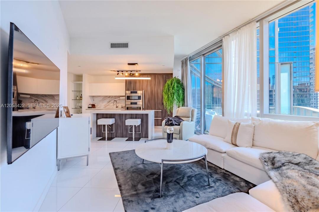 851 NE 1st Ave 1802, Miami, Floride 33132, États-Unis