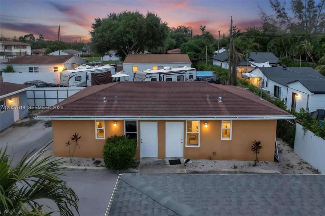 529 NW 88th St 1, El Portal, פלורידה 33150, ארצות הברית של אמריקה