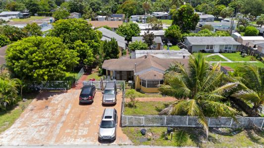 4373 VENUS Avenue, West Palm Beach, Florida 33406, USA