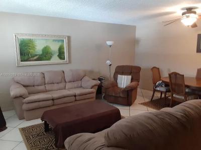 2061 NW 47th Ter P4, Lauderhill, Florida 33313, USA