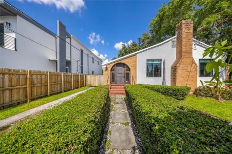 7020 NE 5th Ave, Miami, Florida 33138, USA