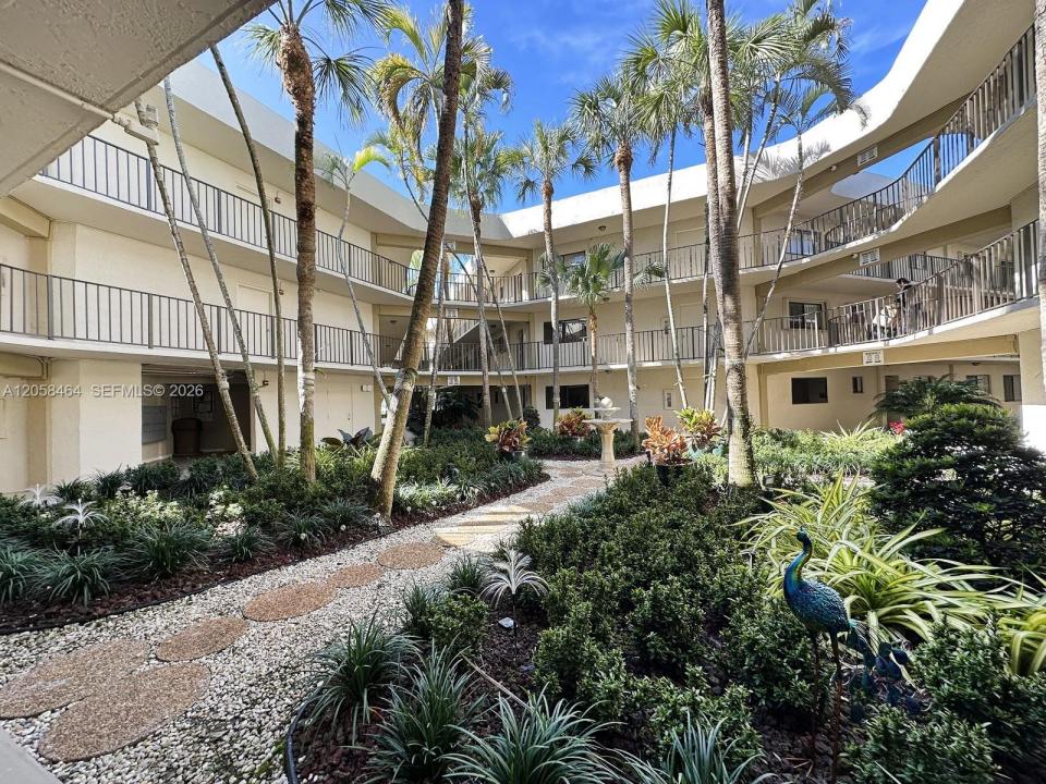 8015 SW 107th Ave 222, Miami, Florida 33173, USA