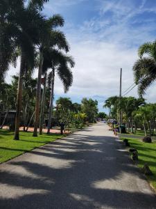 1672 ERIE Terrace, Palm Springs, Floride 33406, États-Unis