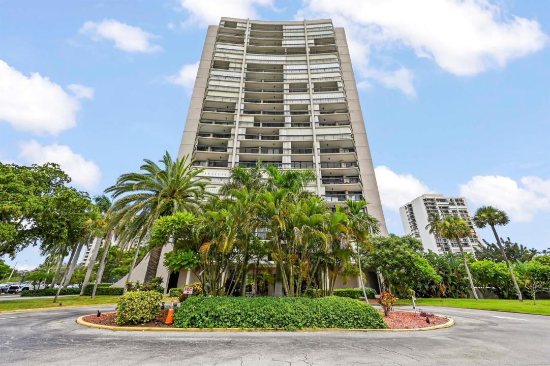 2425 PRESIDENTIAL Way 1006, West Palm Beach, Floride 33401, États-Unis