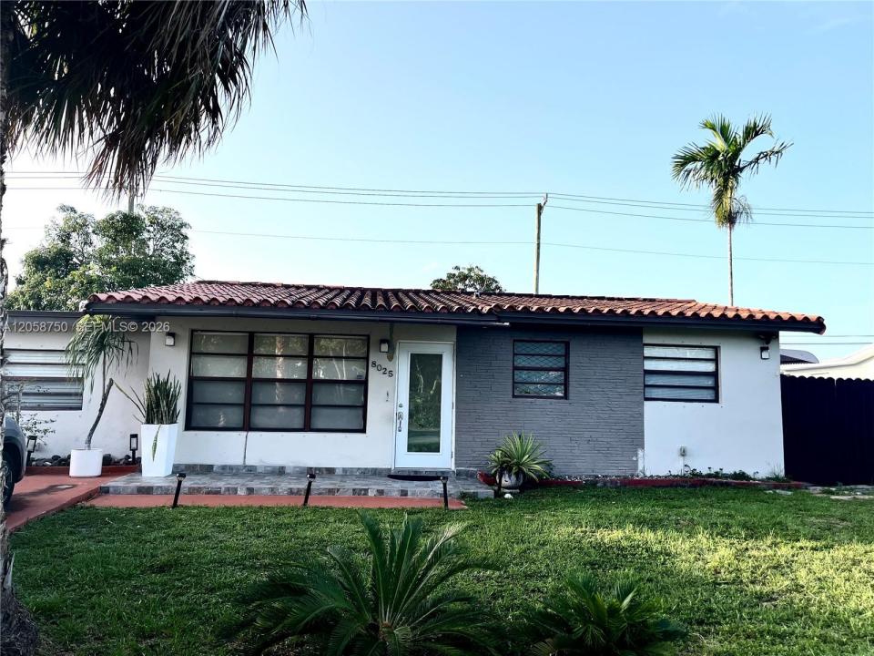8025 NW 170th St, Hialeah, 플로리다 33015, 미국