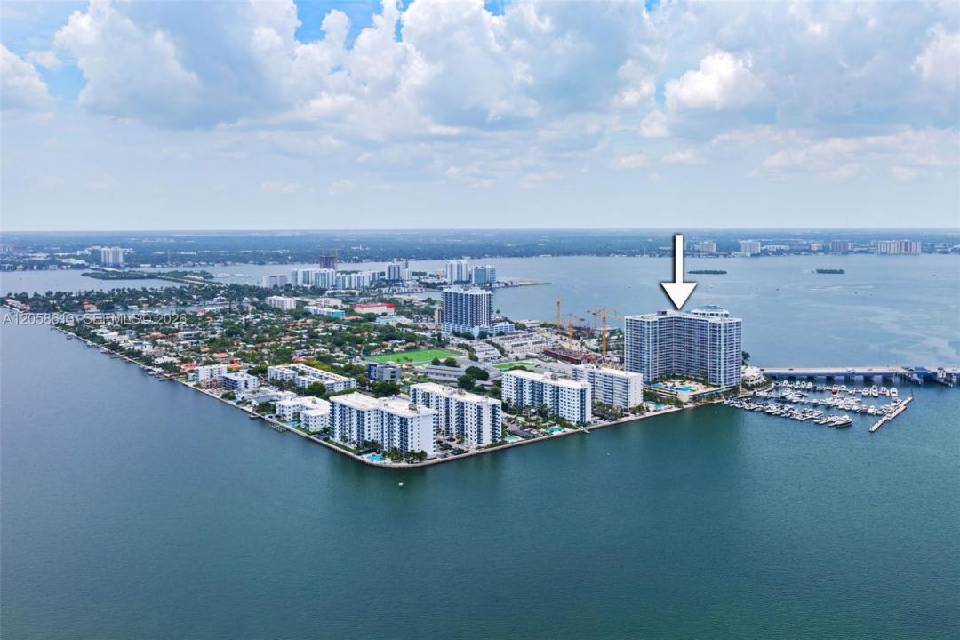 7601 E Treasure Dr 2124, North Bay Village, Floride 33141, États-Unis