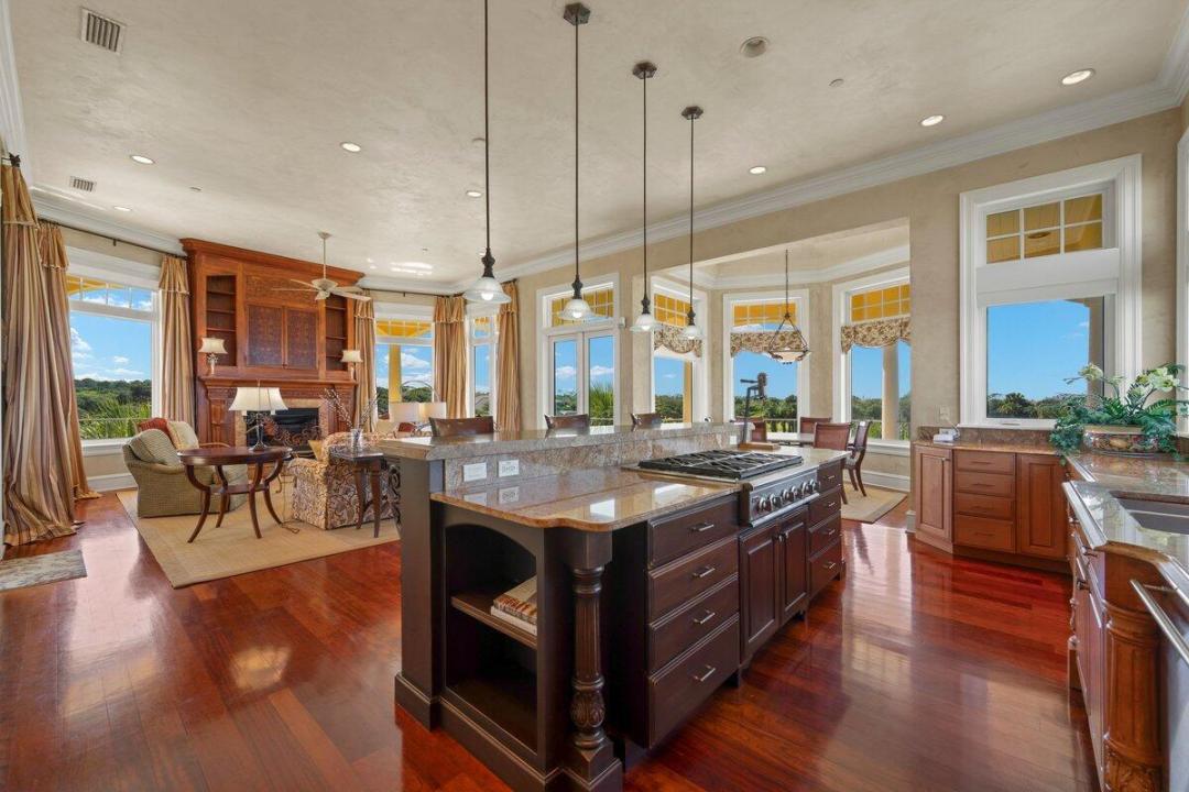 501 GRANADA Drive, Palm Coast, Florida 32137, USA