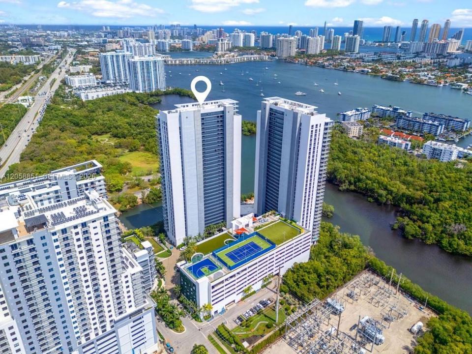 16385 Biscayne Blvd 3201, North Miami Beach, Floride 33160, États-Unis