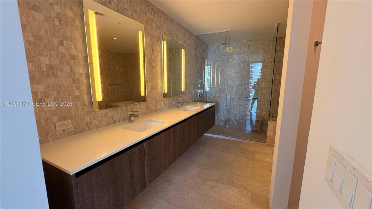 88 SW 7th St 2603, Miami, Florida 33130, USA