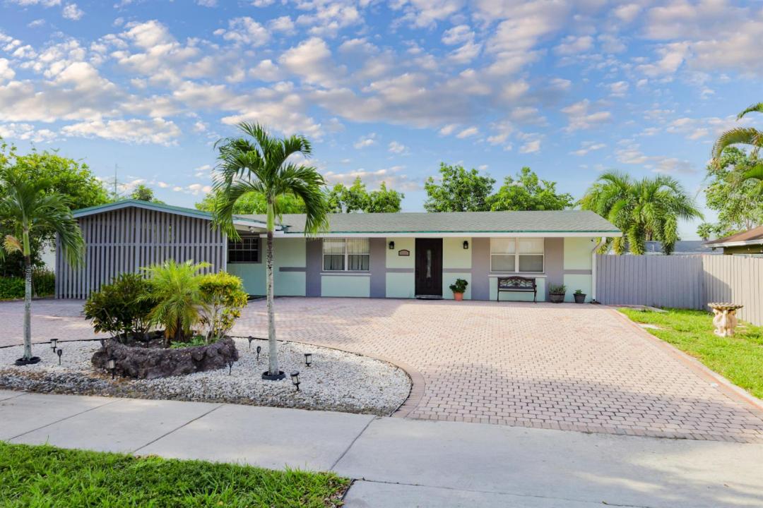 3335 10th N Avenue, Palm Springs, Floride 33461, États-Unis