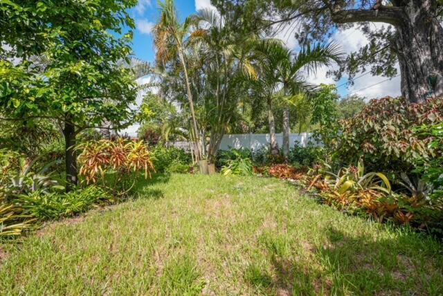 254 SW 6th Street, Dania Beach, Florida 33004, USA