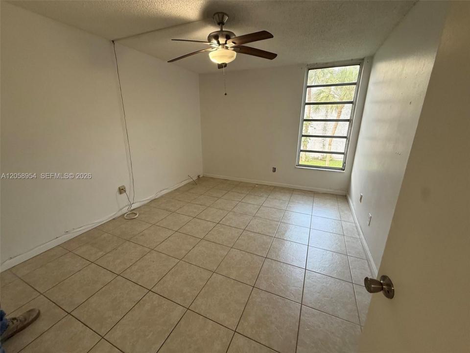 8841 W Flagler St 202, Miami, Florida 33174, Stati Uniti