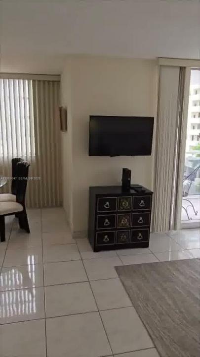 1849 S Ocean Dr 501, Hallandale Beach, Floryda 33009, USA