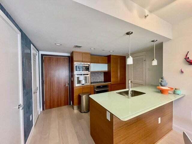5875 COLLINS Avenue 1606, Miami Beach, פלורידה 33140, ארצות הברית של אמריקה