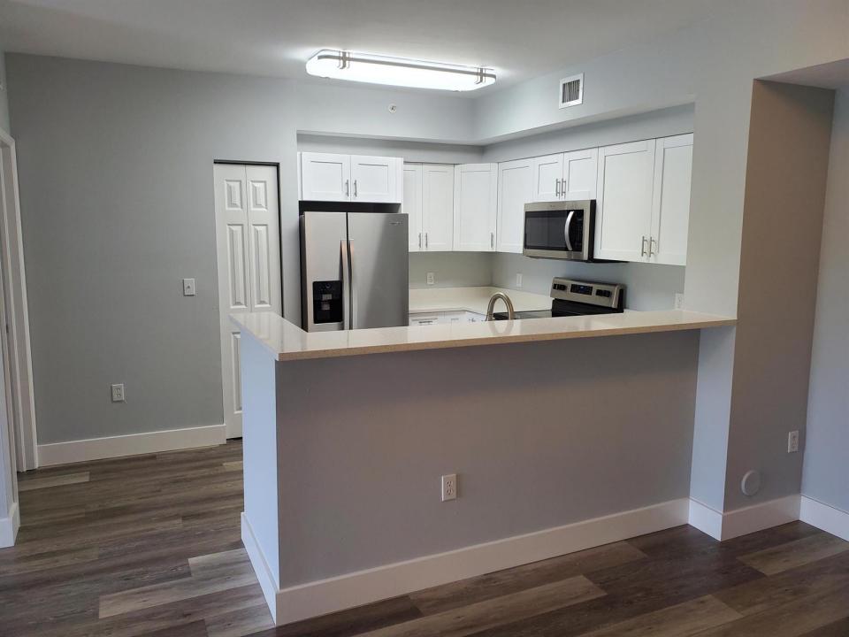 8070 N NOB HILL Road 106, Tamarac, Floride 33321, États-Unis