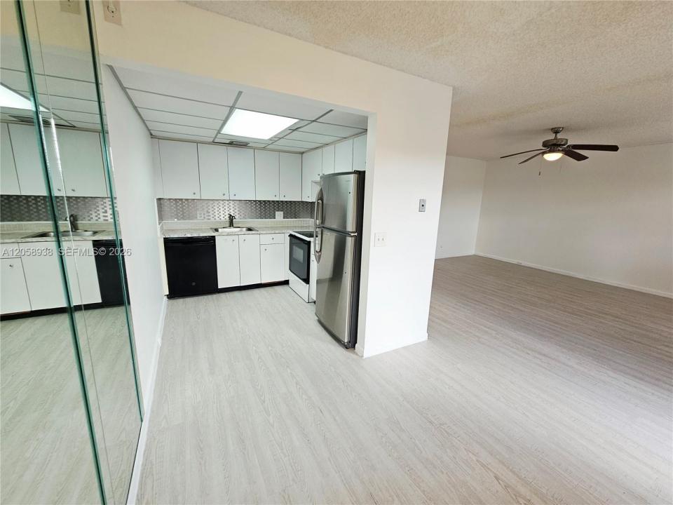 13250 SW 7th Ct 402L, Pembroke Pines, Flórida 33027, Estados Unidos