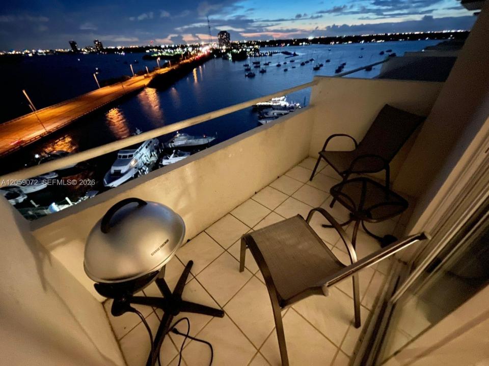 7904 West Dr 1010, North Bay Village, Floride 33141, États-Unis