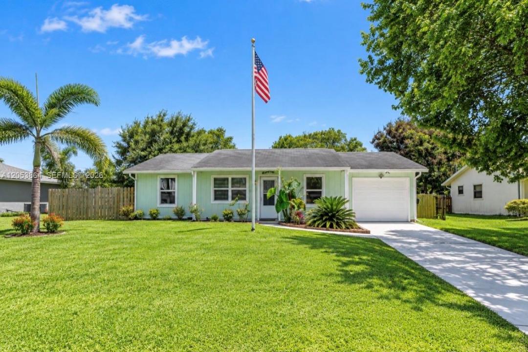 618 SW Ray Ave, Port St. Lucie, Floride 34983, États-Unis