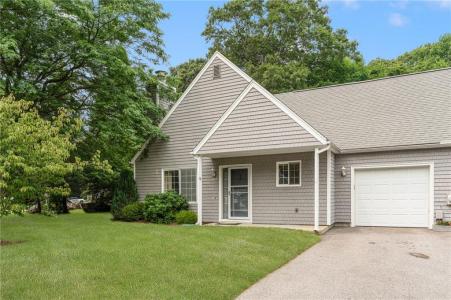 27 Riverdell Drive, Narragansett, Rhode Island 02874, USA