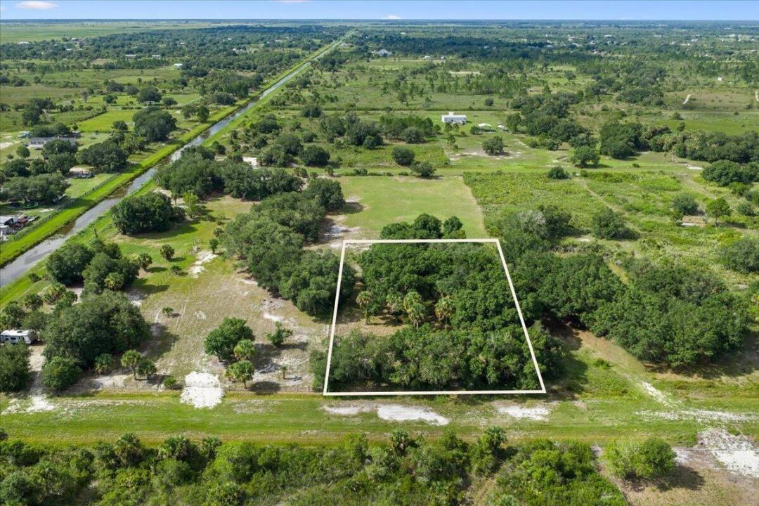 15320 NW 282nd Street, Okeechobee, Floride 34972, États-Unis