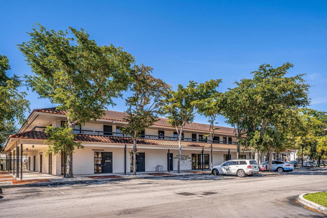 7480 Fairway Drive, Hialeah, Florida 33014, USA